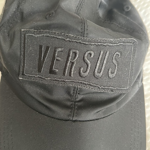 Versace Versus baseball hat with patches - Picture 2 of 6